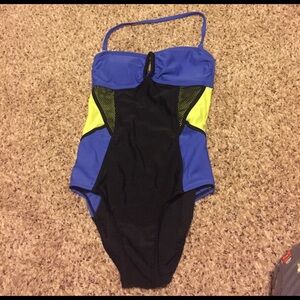 ❤️ Sporty Neon One Piece Swimsuit